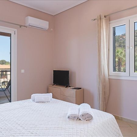 Spiros House Apartment Свороната Екстериор снимка