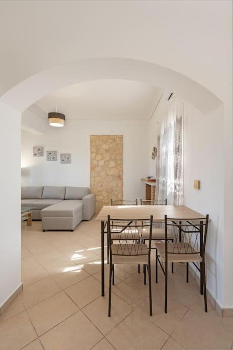 Spiros House Apartment Свороната Екстериор снимка