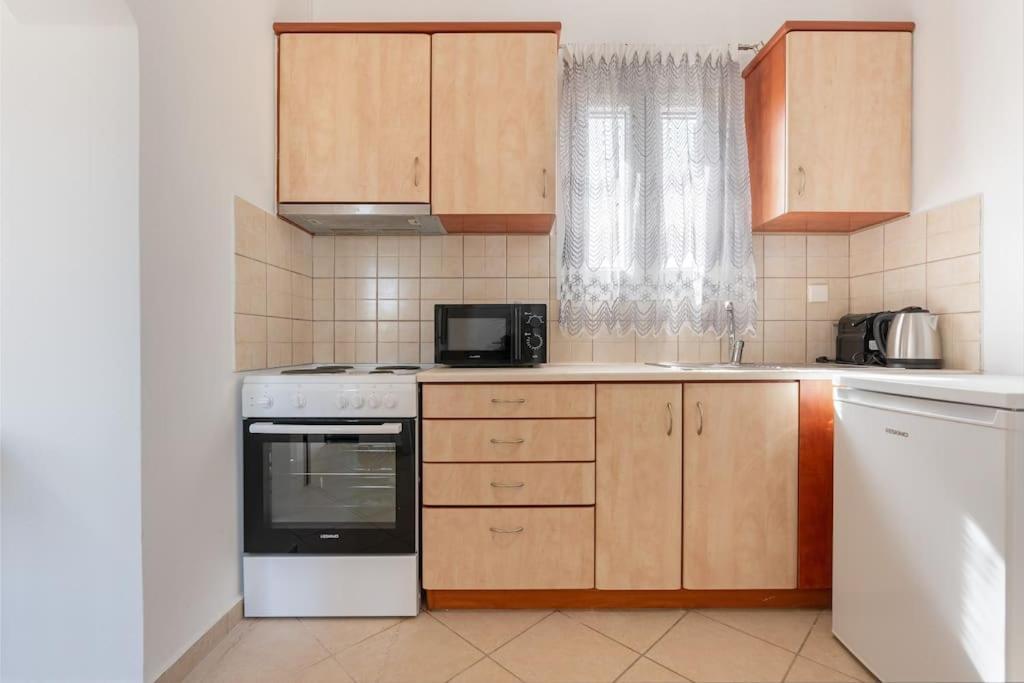 Spiros House Apartment Свороната Екстериор снимка