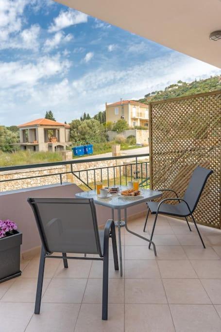 Spiros House Apartment Свороната Екстериор снимка