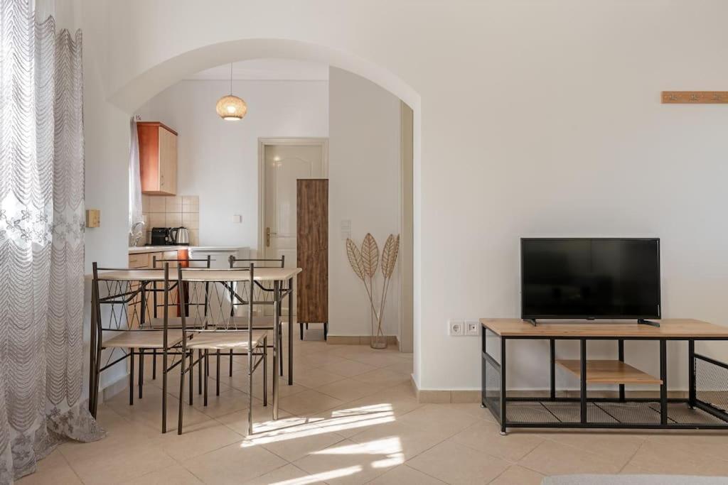 Spiros House Apartment Свороната Екстериор снимка