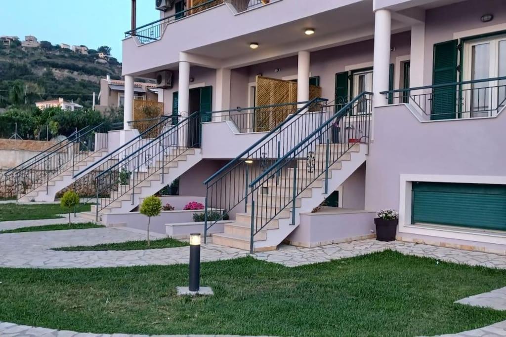 Spiros House Apartment Свороната Екстериор снимка