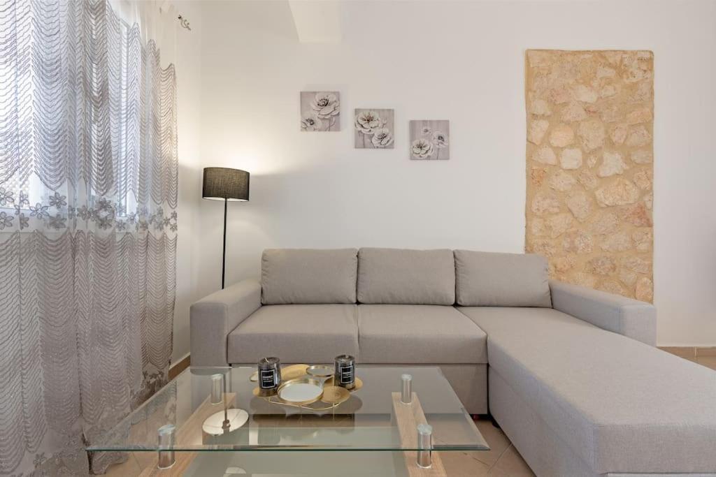 Spiros House Apartment Свороната Екстериор снимка