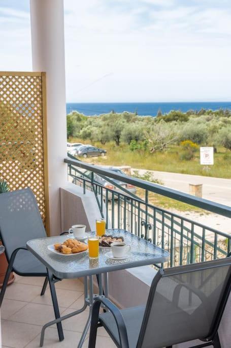 Spiros House Apartment Свороната Екстериор снимка