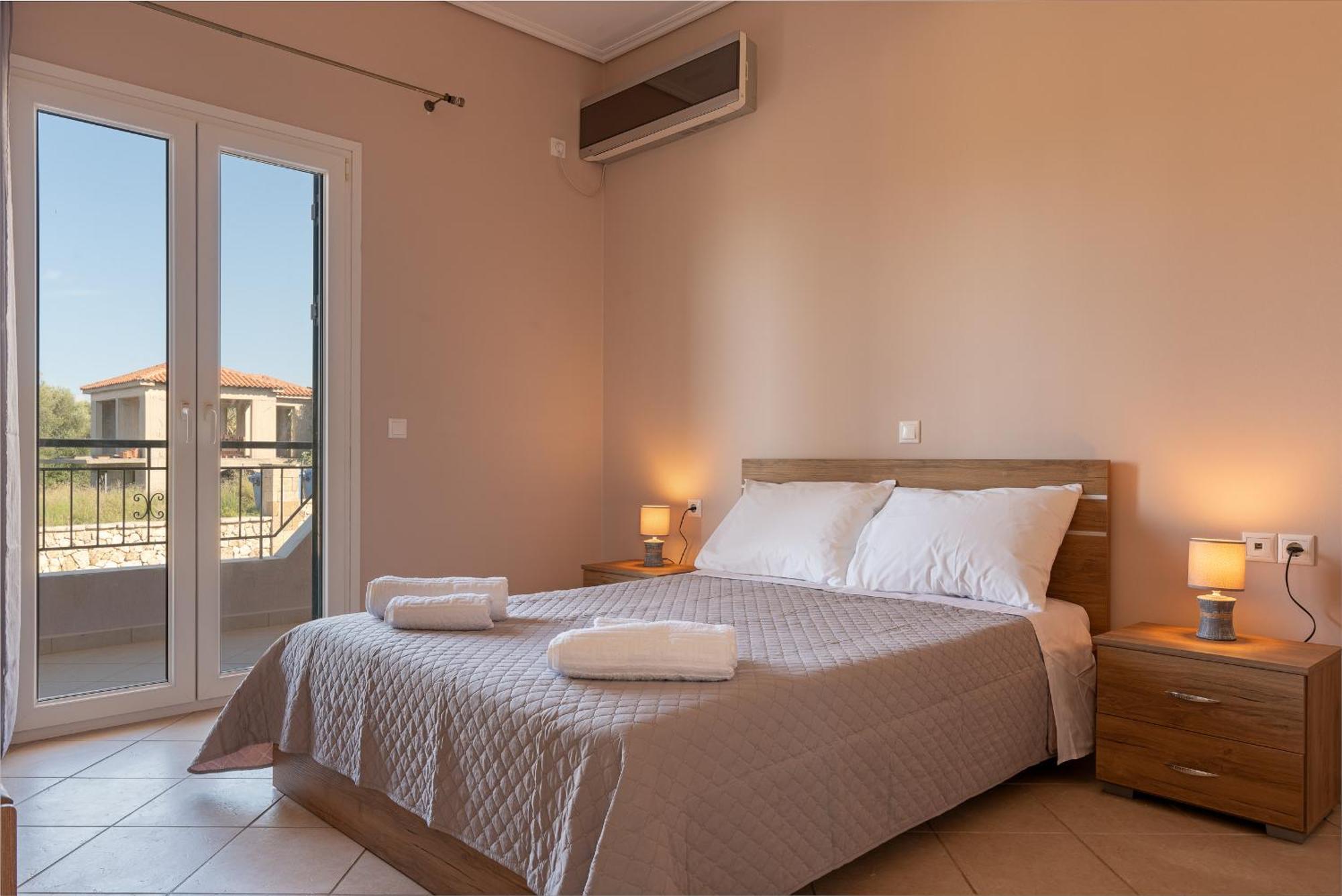 Spiros House Apartment Свороната Екстериор снимка
