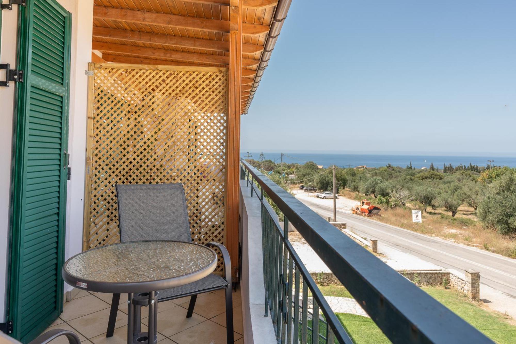 Spiros House Apartment Свороната Екстериор снимка