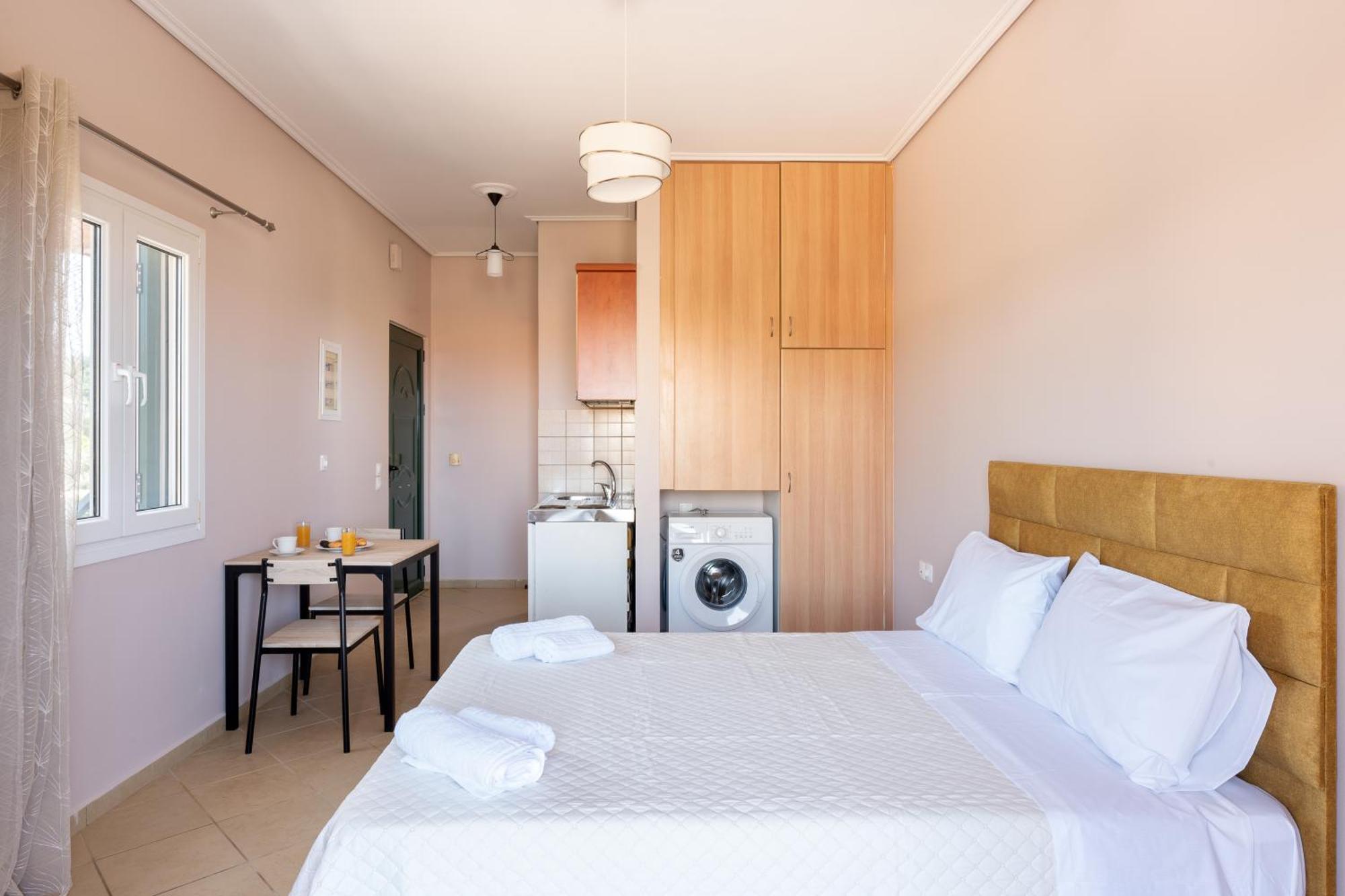 Spiros House Apartment Свороната Екстериор снимка