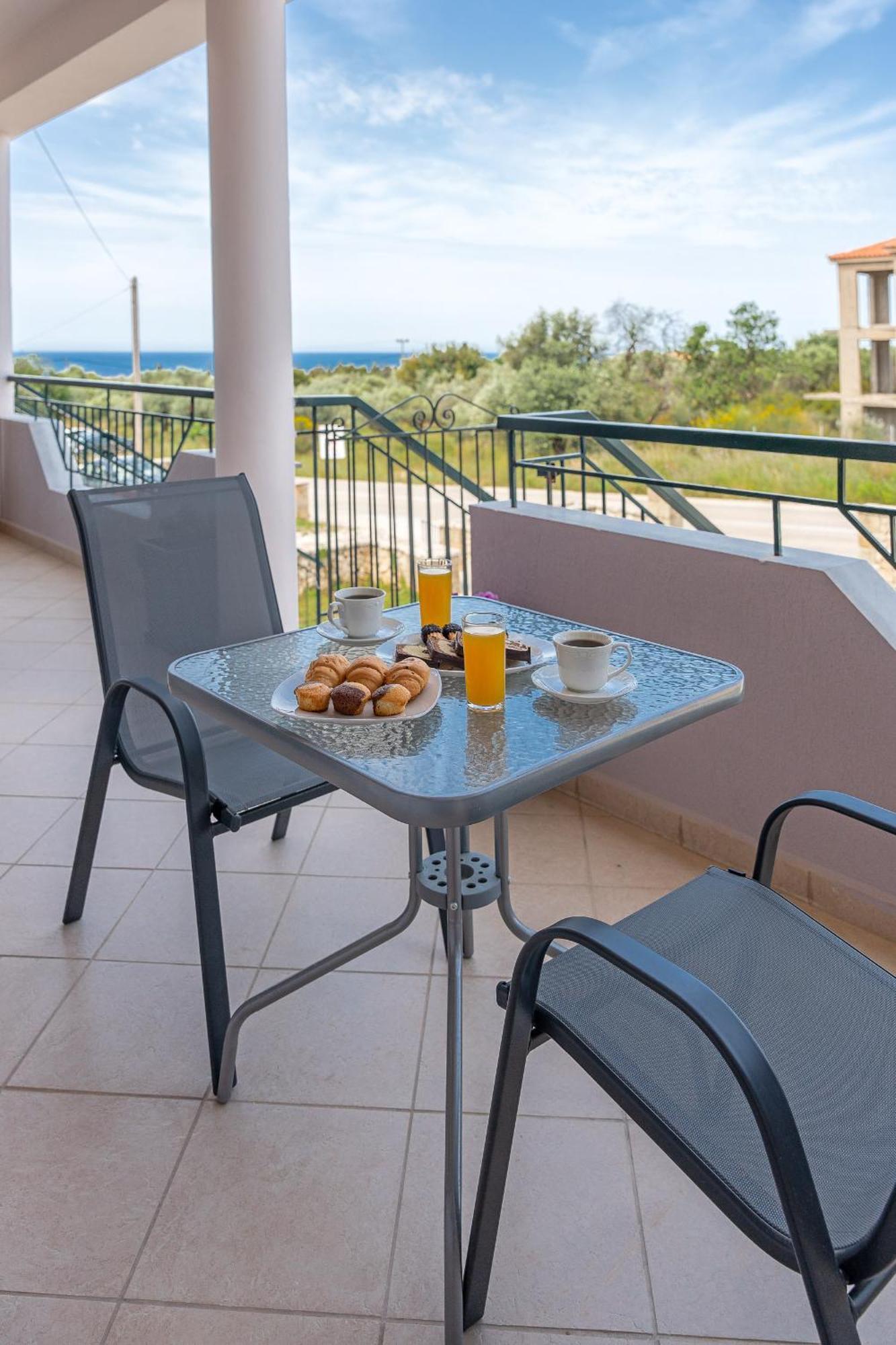 Spiros House Apartment Свороната Екстериор снимка